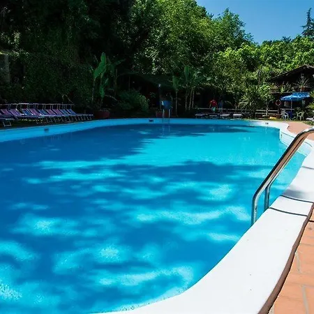 Kamp alanı Seven Hills Village