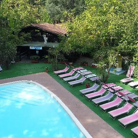 Seven Hills Village 4*